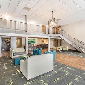 Everspring Inn And Suites